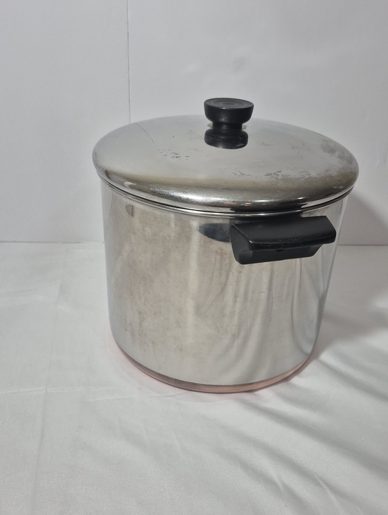 REVERE WARE 8 QT STOCK POT COPPER BOTTOMWITH LID 